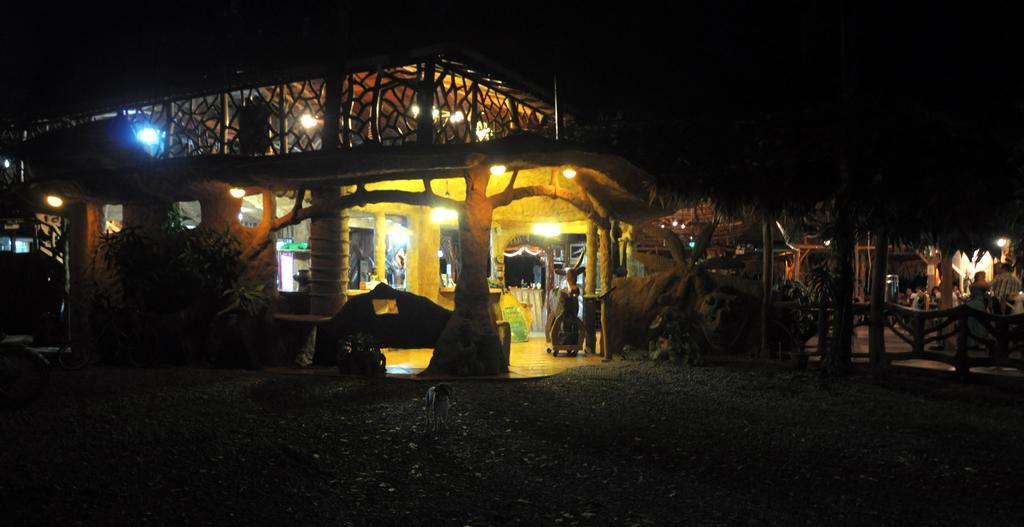 Hotel La Costa De Papito Puerto Viejo de Talamanca ภายนอก รูปภาพ