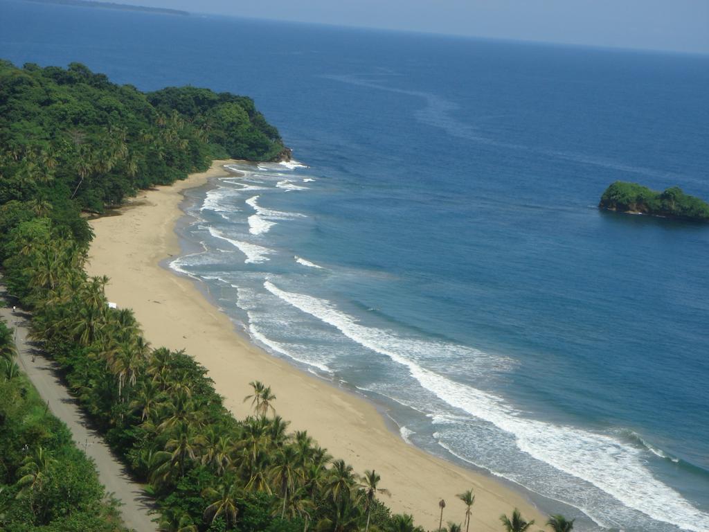 Hotel La Costa De Papito Puerto Viejo de Talamanca ภายนอก รูปภาพ