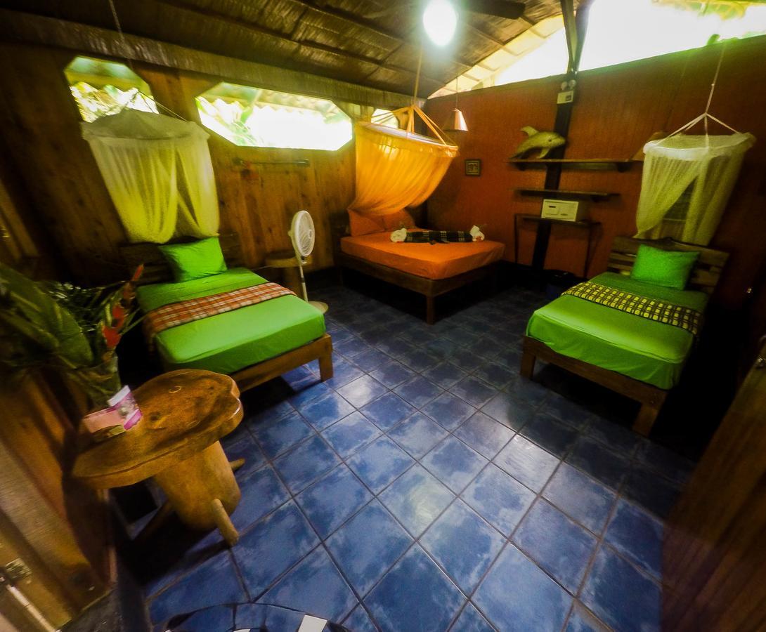Hotel La Costa De Papito Puerto Viejo de Talamanca ภายนอก รูปภาพ