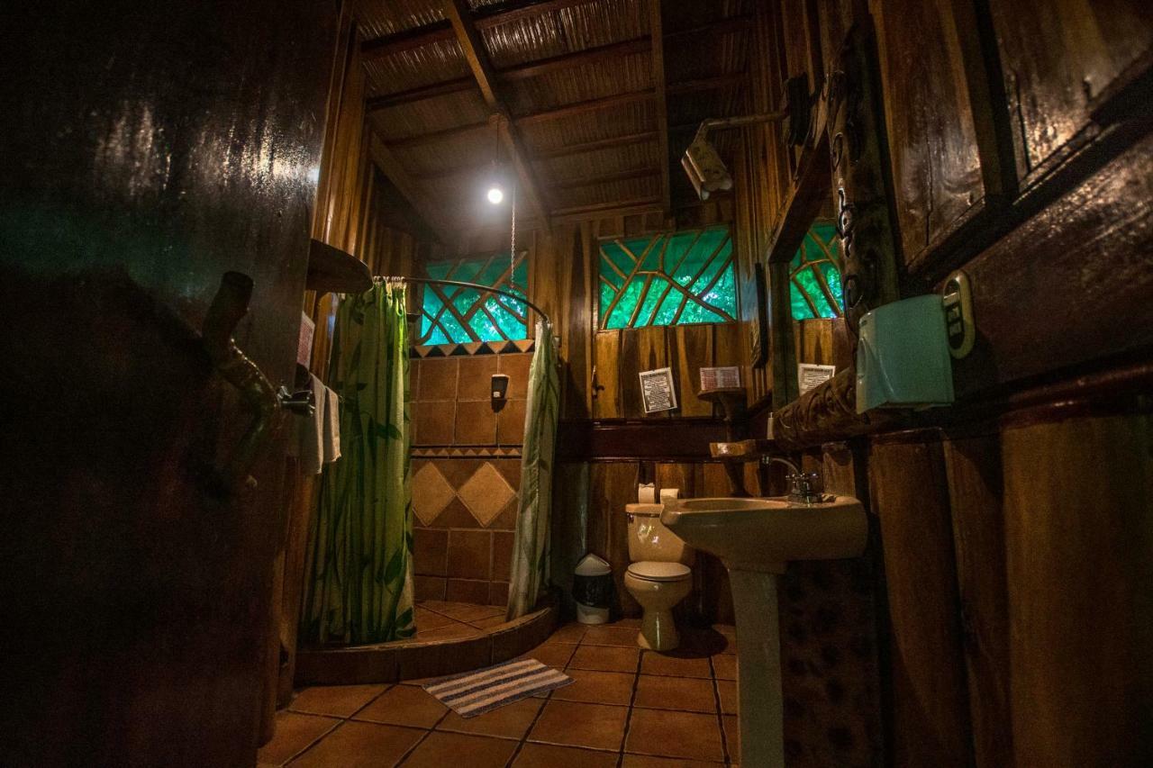 Hotel La Costa De Papito Puerto Viejo de Talamanca ภายนอก รูปภาพ