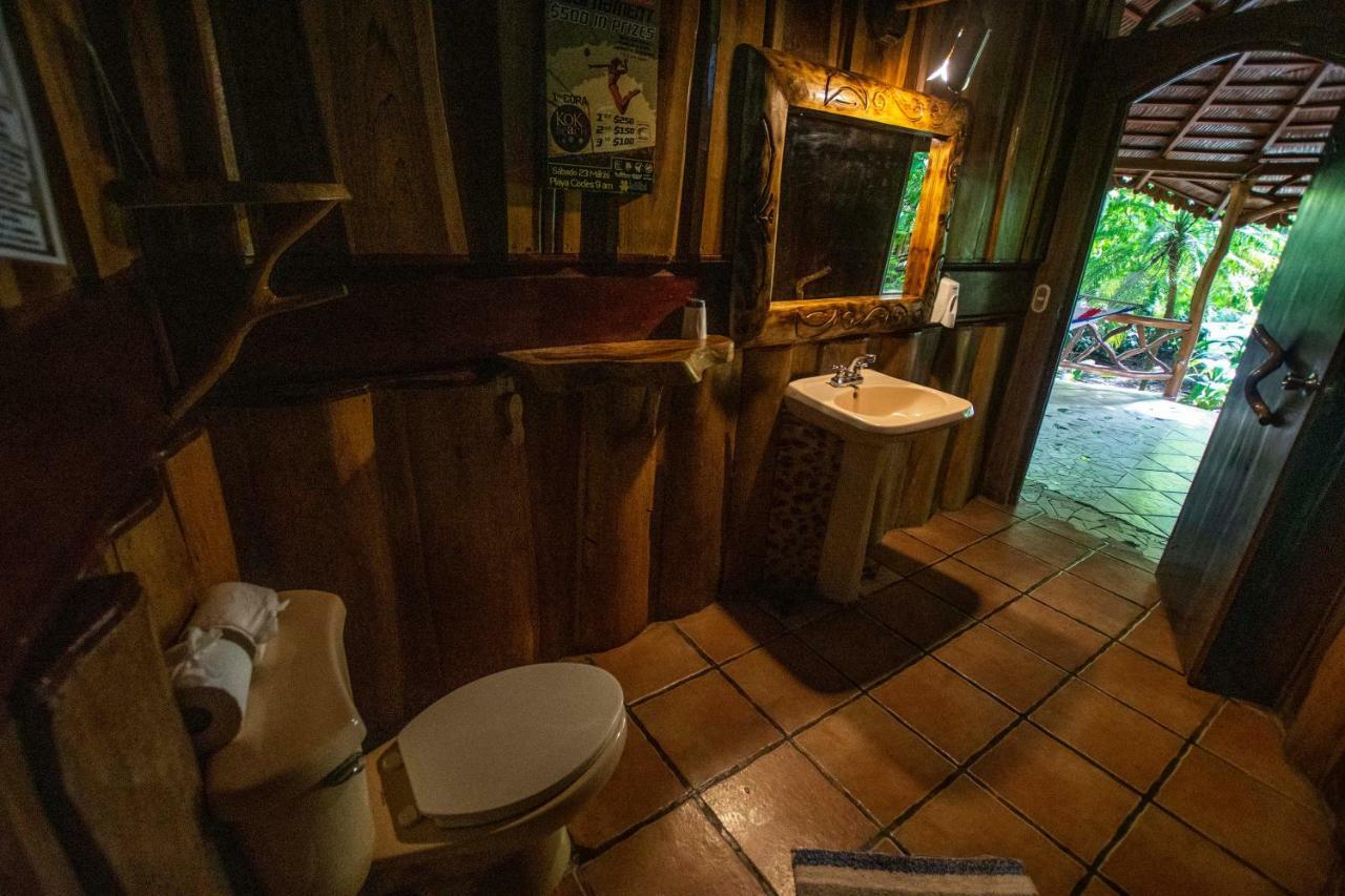 Hotel La Costa De Papito Puerto Viejo de Talamanca ภายนอก รูปภาพ